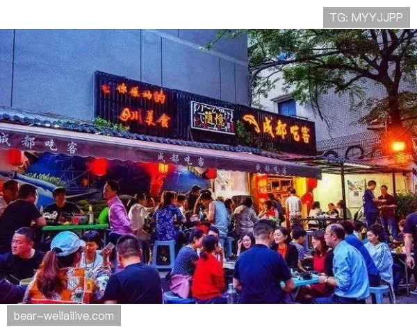 石智勇这生活也太高级了吧，连街边小店都不带进的那种奢侈感让人尴尬了