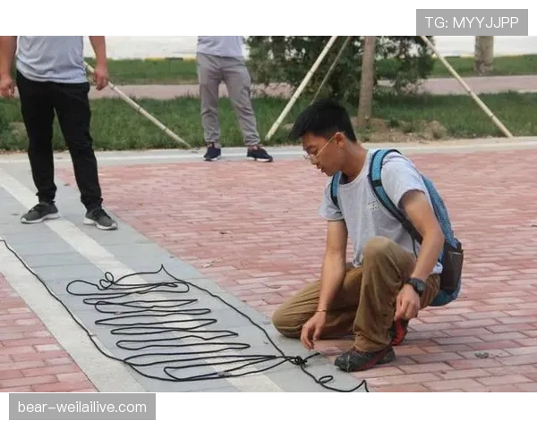足球比赛中担架入场规则详细拆解及裁判执行标准解析